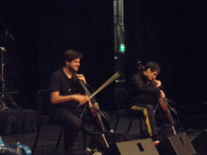 Musical Access: 2CELLOS